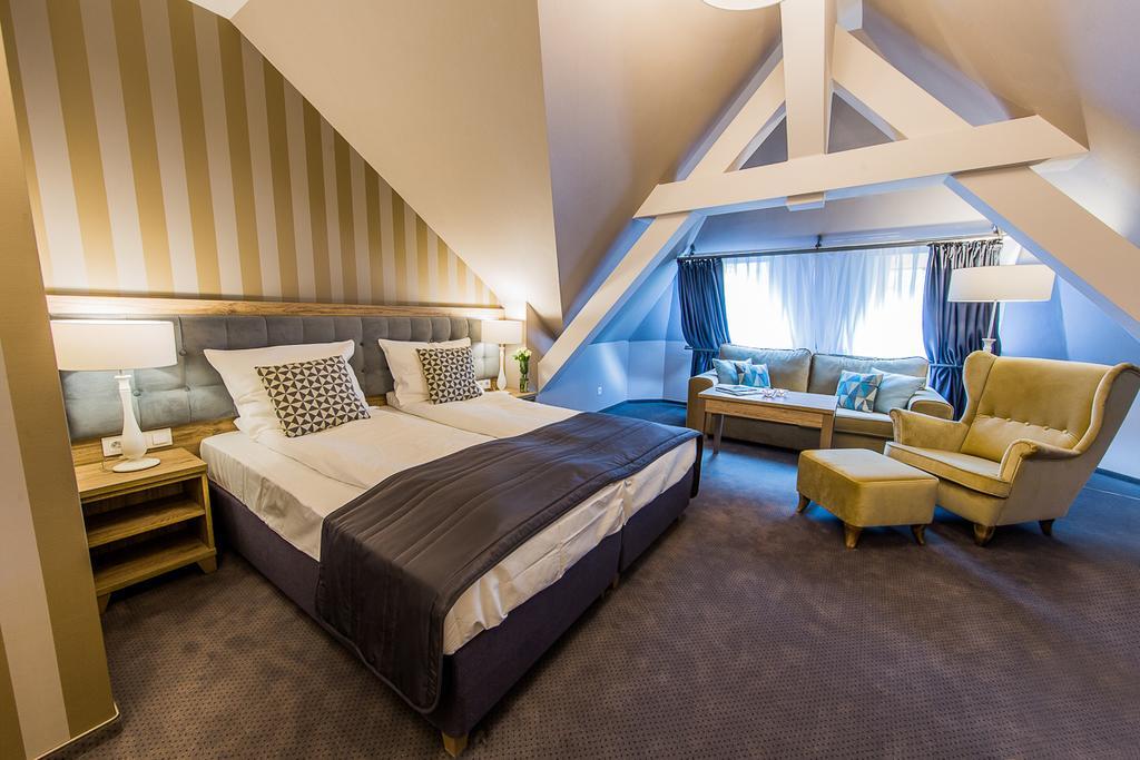 Hotel Debowy Biowellness & Spa Gory Sowie Bielawa  Exteriör bild